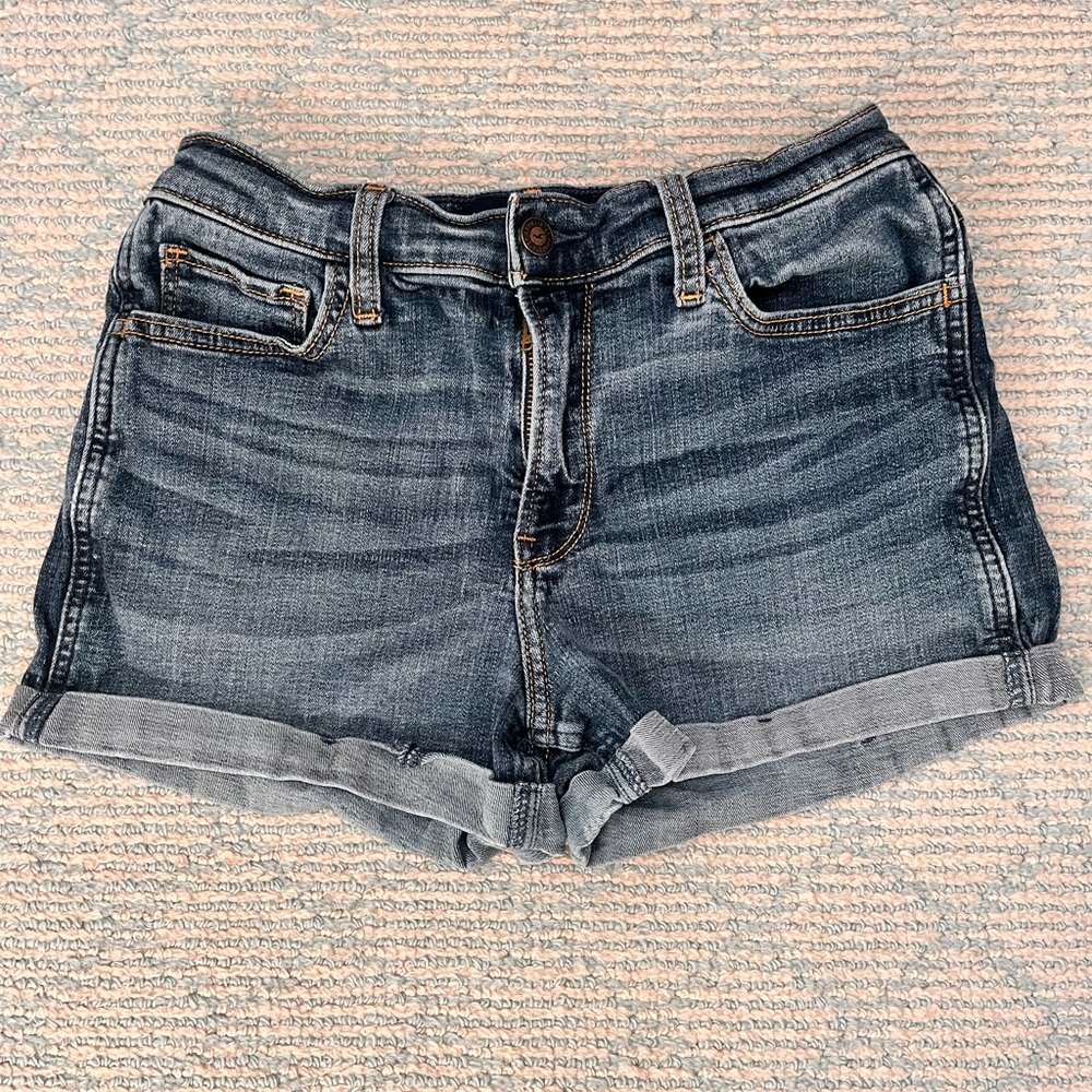 Hollister woman’s Jean shorts. Waist size 27. Lightly used.